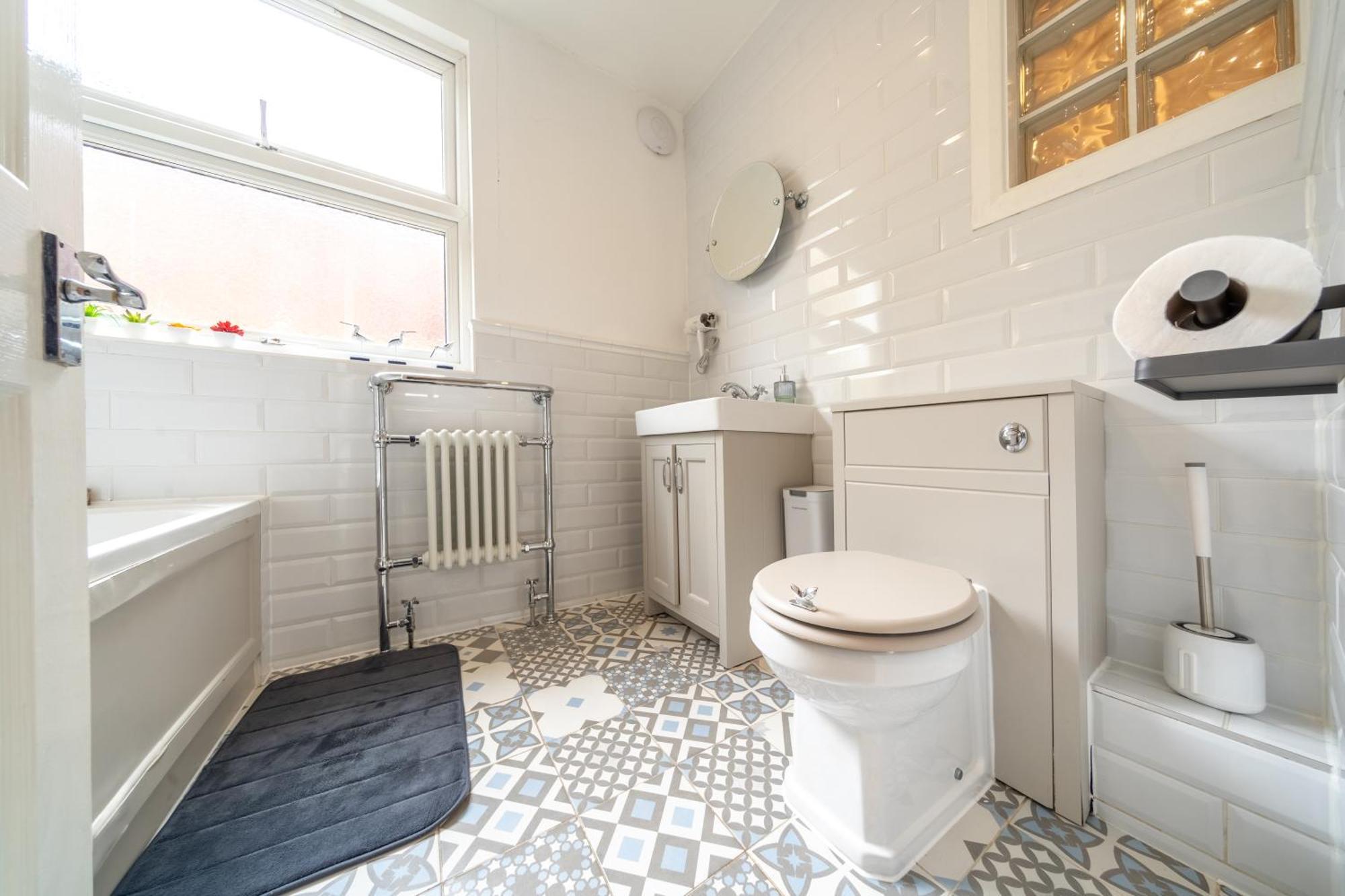 Beautiful 2 Bedroom With Private Garden In Wimbledon - Minutes From Central ロンドン エクステリア 写真